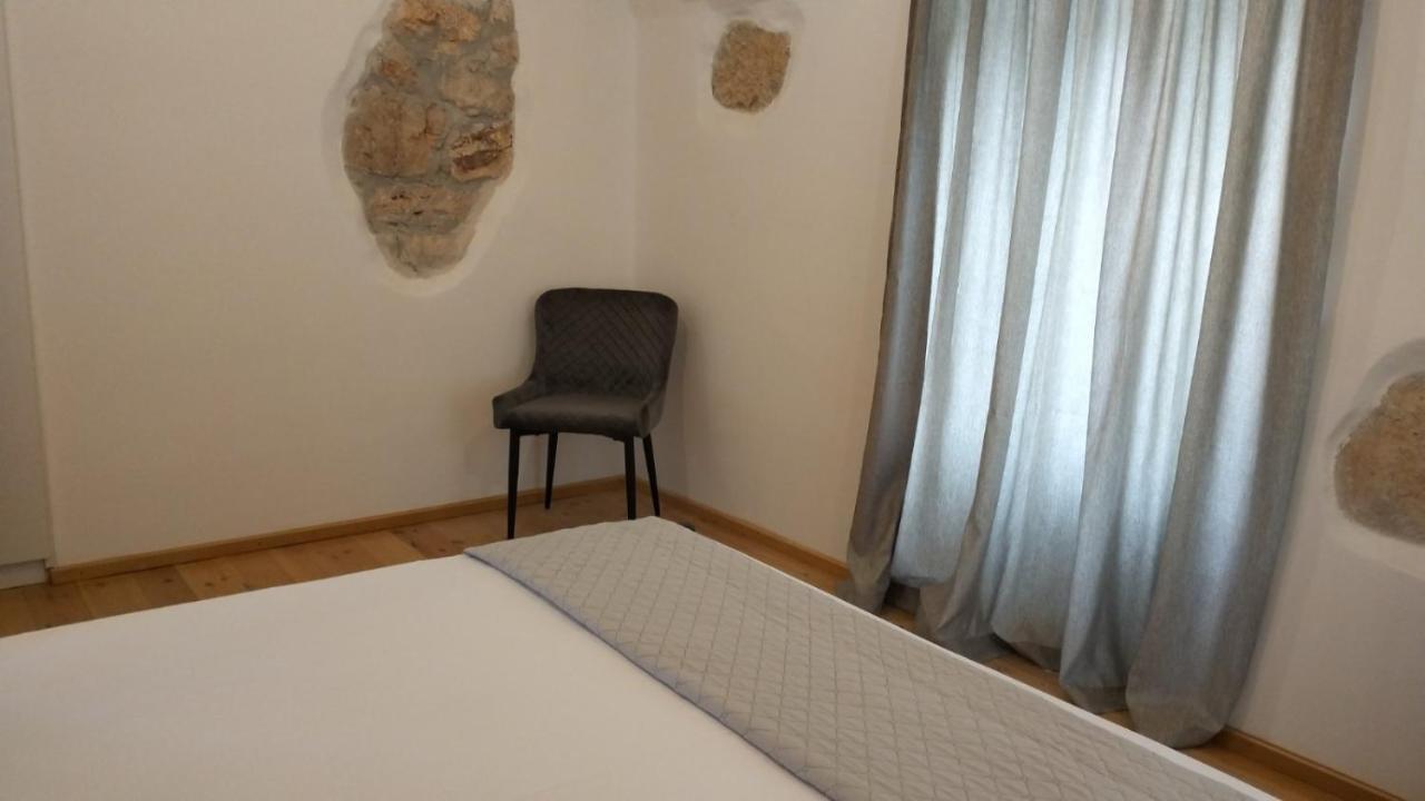 Vikou House Villa Gyri ภายนอก รูปภาพ