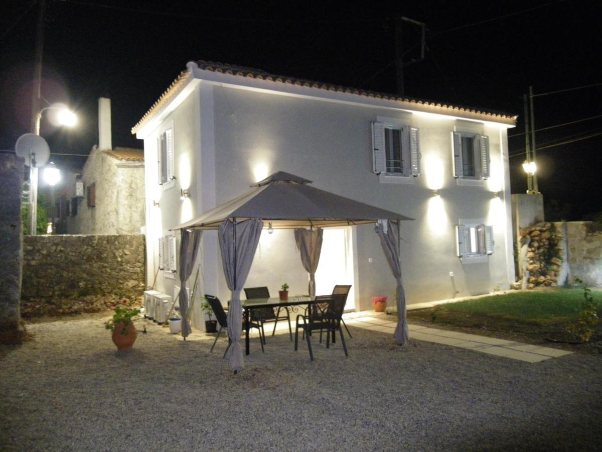 Vikou House Villa Gyri ภายนอก รูปภาพ