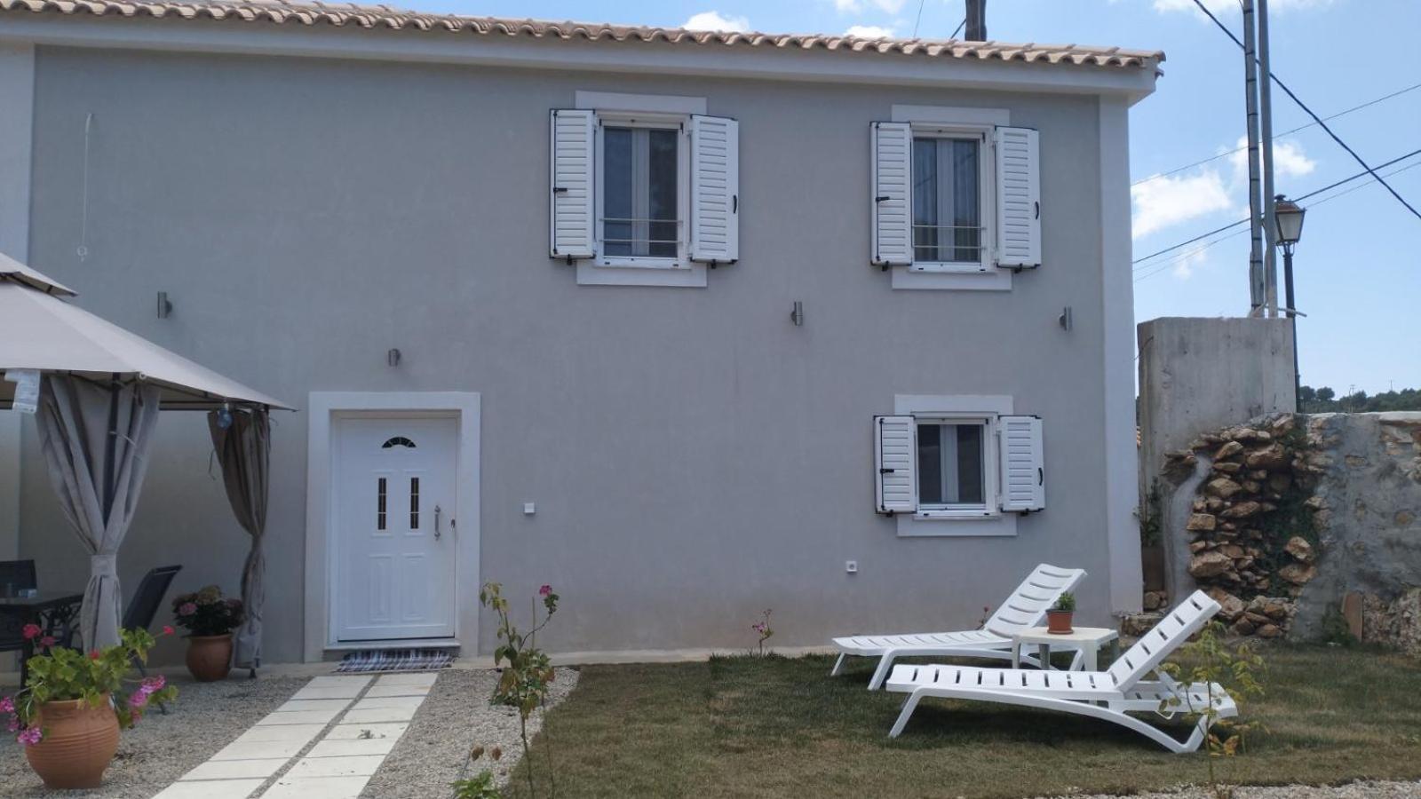 Vikou House Villa Gyri ภายนอก รูปภาพ